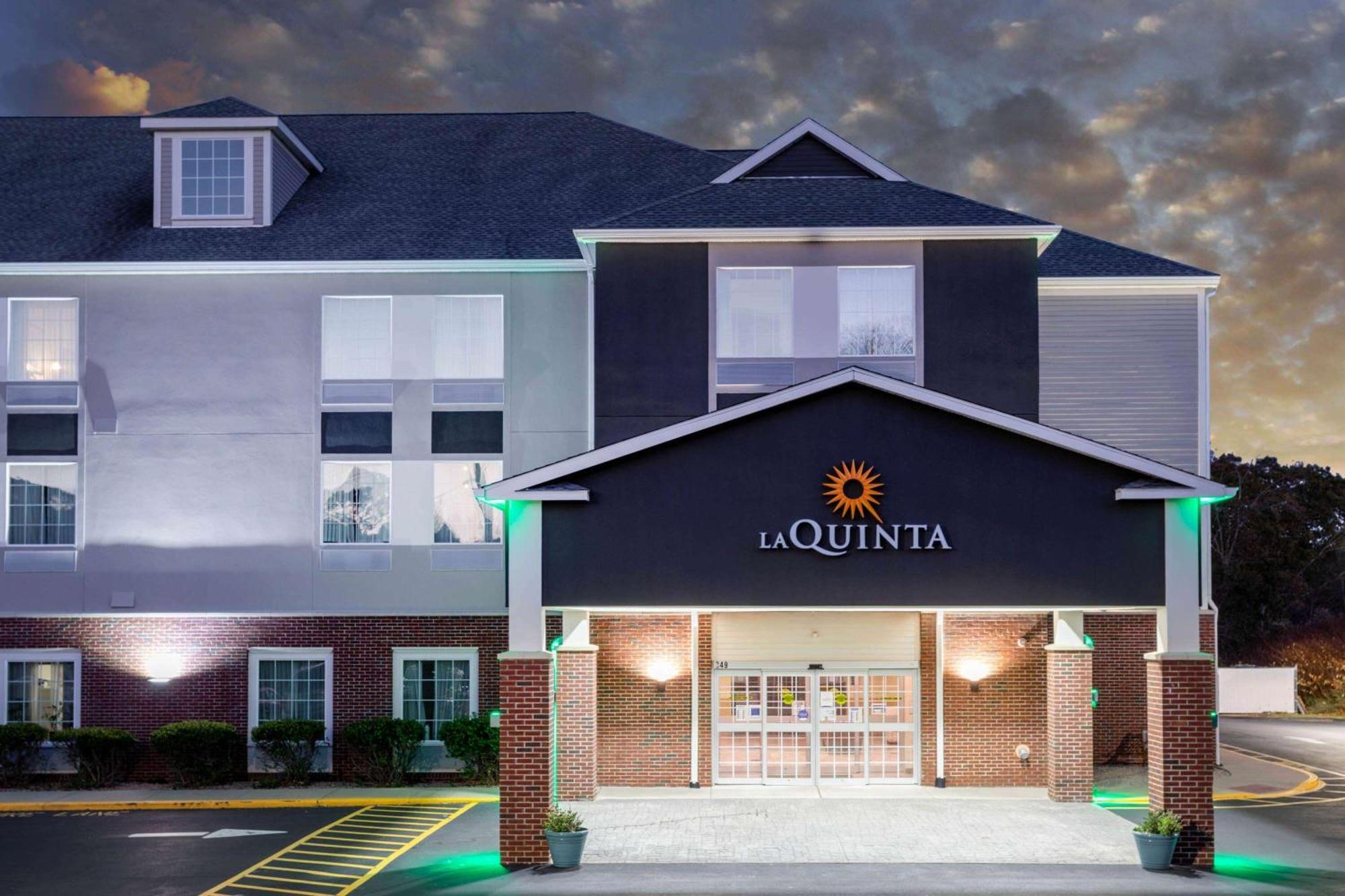 La Quinta By Wyndham Stonington-Mystic Area Hotel Pawcatuck Exterior photo